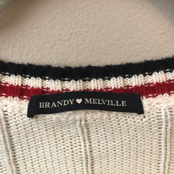 Brandy Melville V-Neck Cropped Sweater - Picture 3 of 6
